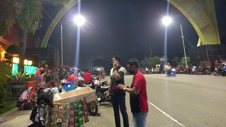 Tim Satgas Kelurahan Mulai Patroli Rutin di Pasar Malam Tugu Selamat Datang