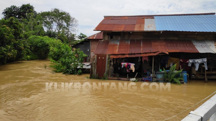 Air Sungai Mulai Surut, Banjir Diprediksi Masih Bertahan Hingga Sore