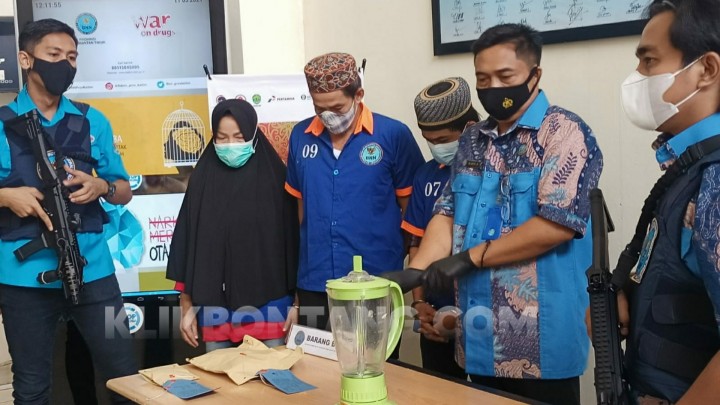 Duet Kakak-Adik Edarkan Sabu Setengah Kilo dari Loktuan