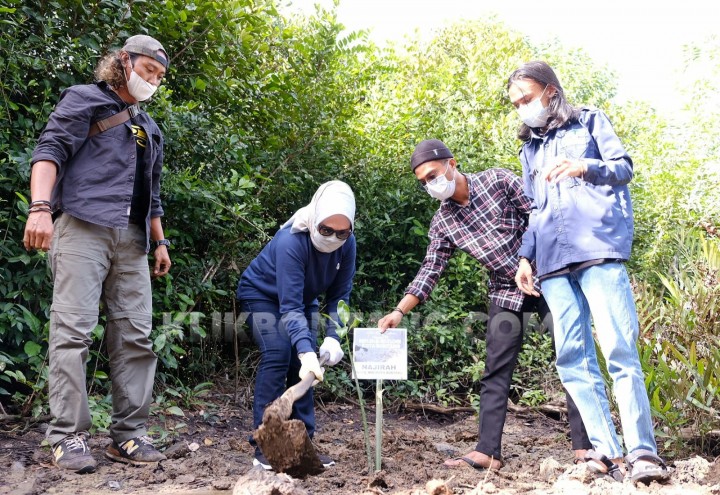Seribu Pohon Mangrove untuk Selamatkan Pesisir Bontang