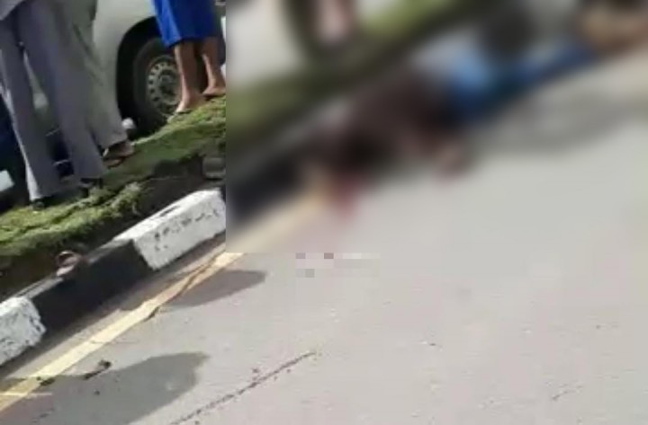 Pasutri Tabrak Pohon Median Jalan Depan Terminal, Suami Meninggal