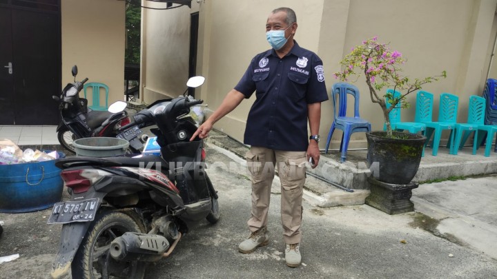 Pelaku Pembawa Lari Motor Kasir Pet Shop Ditangkap saat Jalan-jalan di Berbas Pantai
