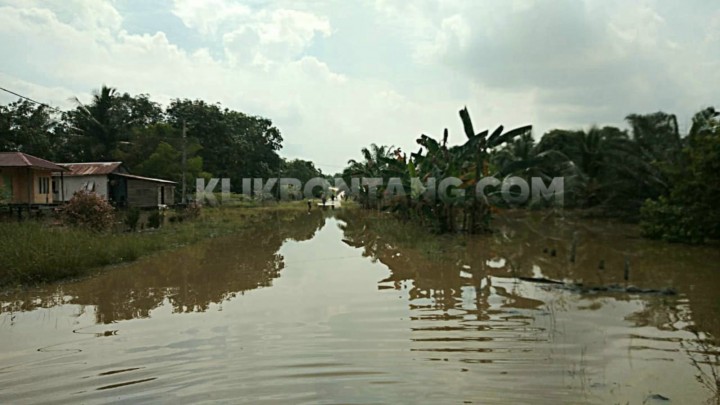 10 RT di Desa Santan Tengah Terendam Banjir, Pemkab Diminta Salurkan Bantuan