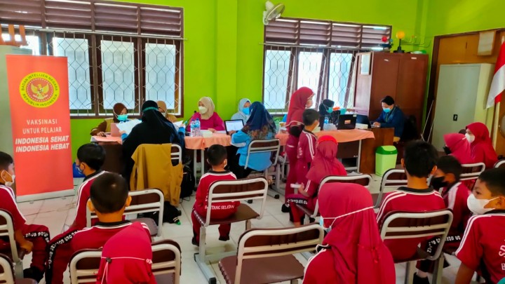 BIN Kaltim Gelar Vaksinasi di SD Negeri 009 Bontang Selatan