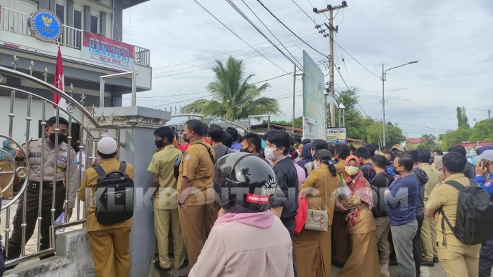 Honorer Antre Panjang di BNN Demi Surat Bebas Narkoba