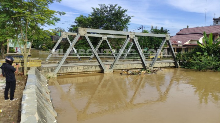 Proyek Pengerukan Sungai Rp 1,5 Miliar Tak Ditender, Dikerjakan Warga Setempat