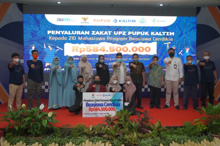 UPZ PKT Salurkan Beasiswa Bagi 210 Mahasiswa Bontang Senilai Rp584,5 Juta