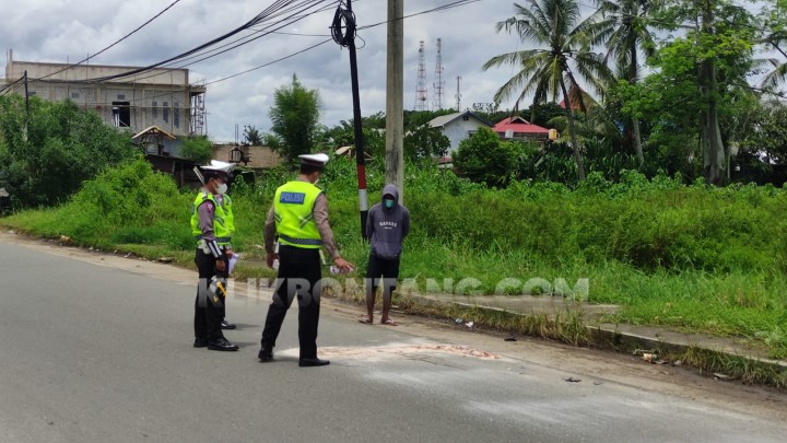 Pemotor yang Tabrak Truk Parkir di Tanjung Laut Meninggal Dunia, Polisi Periksa Sopir Mobil