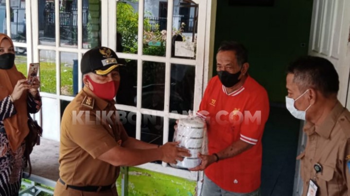 Andi Faizal Kritisi Penerima Rantang Kasih Tak Sesuai Kriteria