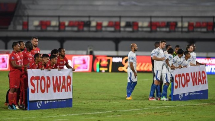 Pemain Persib Asal Palestina Tak Ikut Bentangkan Spanduk 'Stop War', Ternyata Ini Alasannya 