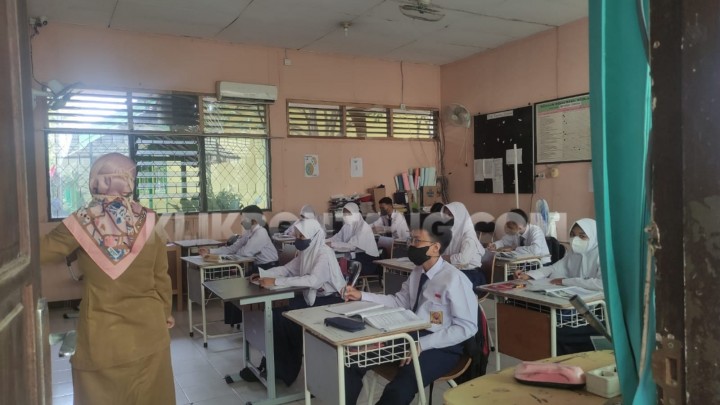 Salah Input, Pengadaan Seragam Sekolah Gratis Belum Jalan