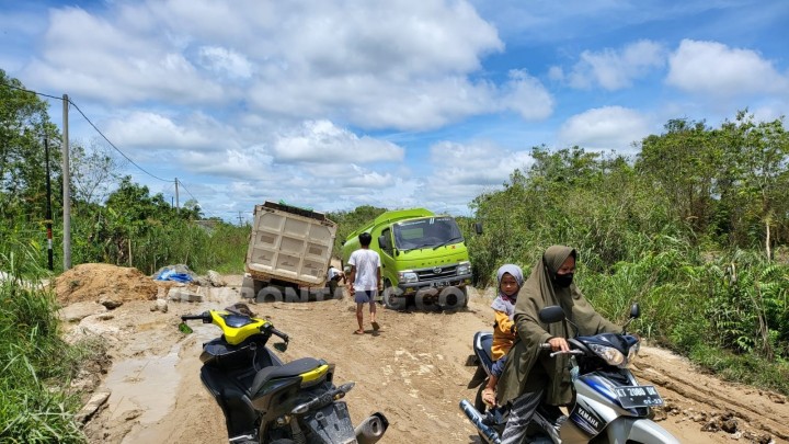 Sempat Lumpuh, Jalur Bontang Lestari-Marangkayu Sudah Bisa Dilalui