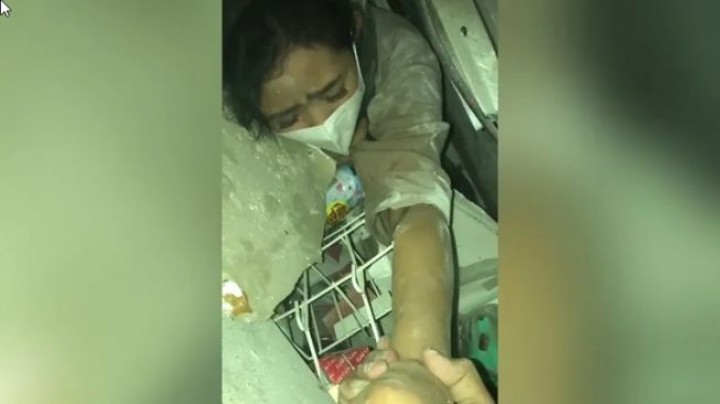 Fahrul Reza Terkubur Reruntuhan Beton Alfamart Ambruk Selama 4 Jam, Bermodalkan HP, Berjuang Menyelamatkan Diri