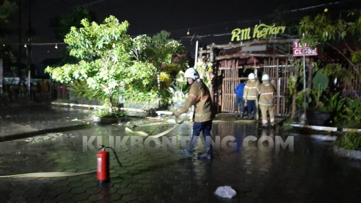 Korsleting Listrik, RM Kenari Nyaris Terbakar