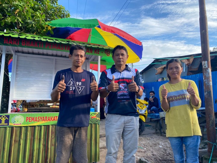 Lapas Bontang Bagikan Gerobak Hasil Karya Napi ke Pedagang Buah