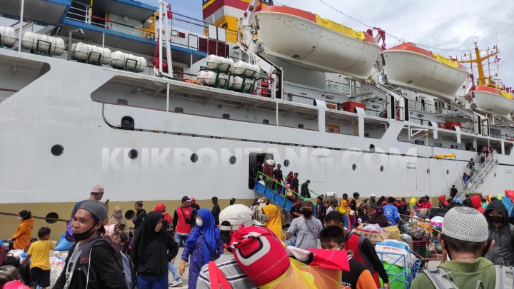 Pemudik Asal Sulawesi Selatan Tiba, Bawa Anggota Keluarga Cari Kerja di Bontang 