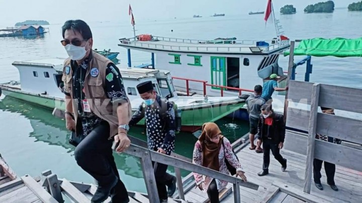 SD Gusung Tetap Sekolah, Sewa Kapal dari Dana BOS