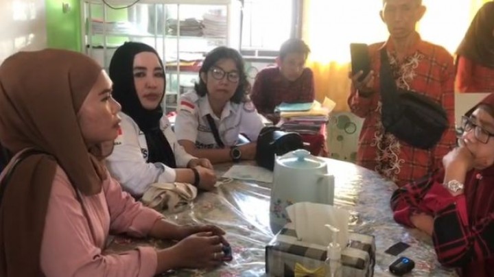 Miris! Siswi SD Diusir karena Ujian Tak Punya HP dan Seragam