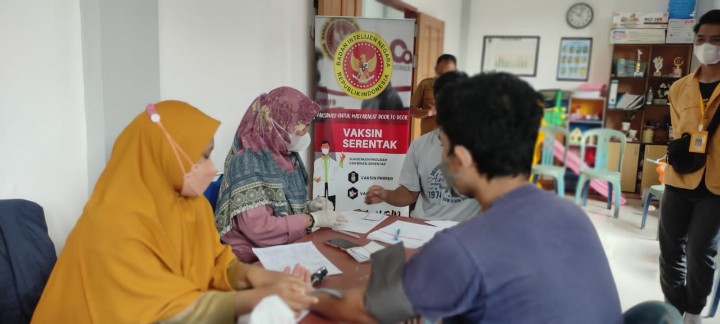 BINDA Kaltim Gelar Vaksinasi Door To Door di  Kelurahan Gunung Elai