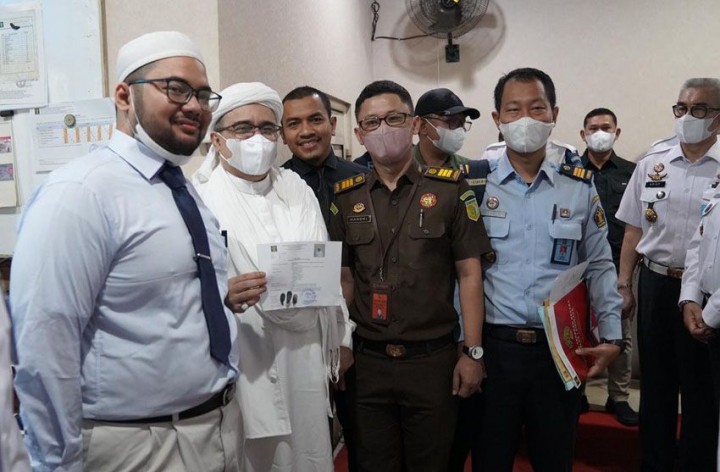 Habib Rizieq Bebas Bersyarat Hari Ini, Masa Percobaan hingga 10 Juni 2024