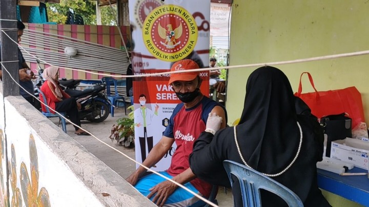 Warga Tanjung Laut Antusias Ikuti Vaksinasi Door to Door Binda Kaltim