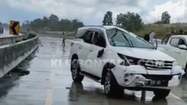 Lakalantas di KM 20 Tol Balsam, Fortuner Putih yang Ditumpangi 2 Anggota Dewan Bontang Ringsek