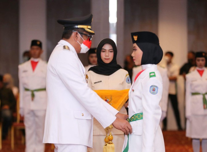 Siap Bertugas, Wali Kota Kukuhkan Paskibraka Bontang