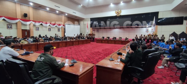 Anggota DPRD dan Wawali Temui Pendemo, Janji Sampaikan Tuntutan ke Pusat