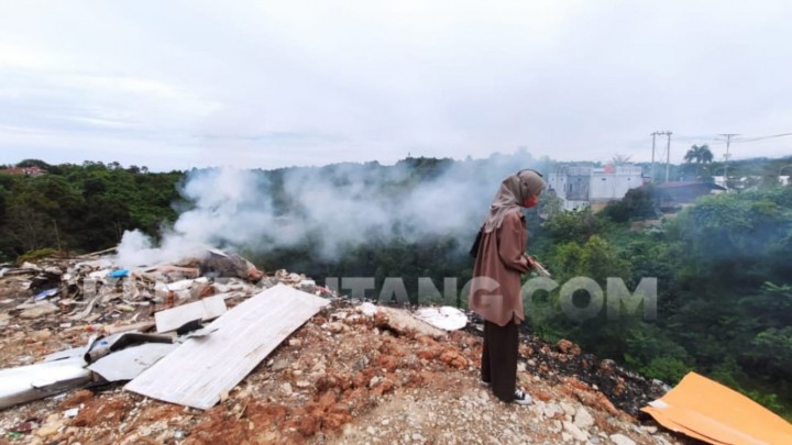 Nursalam Pertanyakan Izin Penumpukan Sampah di KM 3, Begini Penjelasan Pemilik
