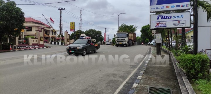 Sudah Dapat Izin Dishub, Trailer Pengangkut Besi Tua Bebas Melintas di Luar Jam Operasional