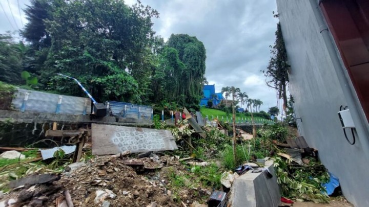 Pekerja Bangunan Tewas Tertimpa Pohon Tumbang di Samarinda