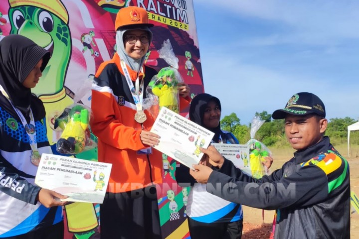 Hari Pertama Tanding, Panahan Bontang Sumbang Emas