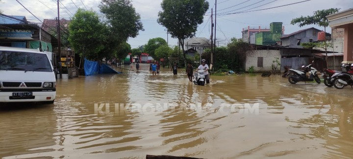  Sungai Bontang Meluap, Kawasan Imam Bonjol Banjir Setinggi Lutut