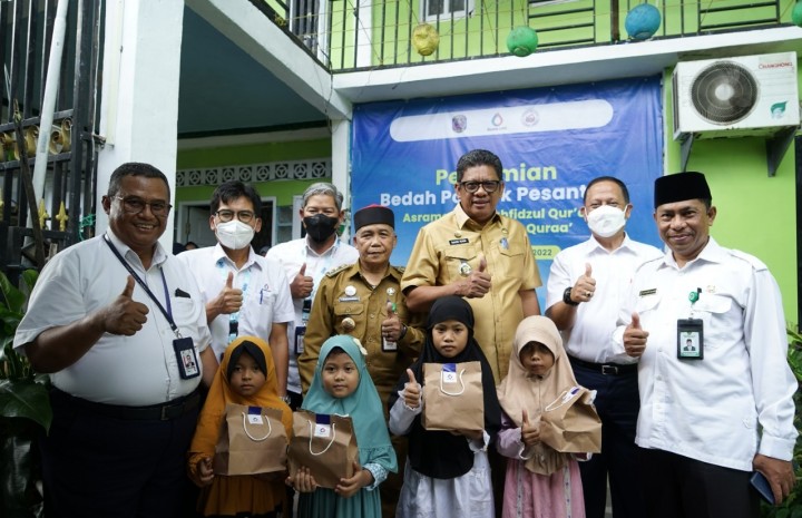 Badak LNG Kembali Lanjutkan Program Bedah Pondok Pesantren dan Bedah Rumah