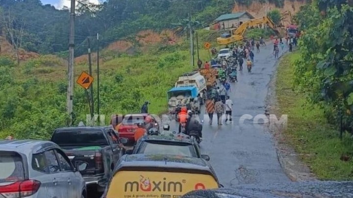 Jalan Poros Bontang- Samarinda Macet Parah Parah, 5 Jam Tembus Antrean