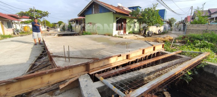 Terlalu Tinggi, Jembatan Baru di Piano 8 Tak Bisa Dilintasi Warga