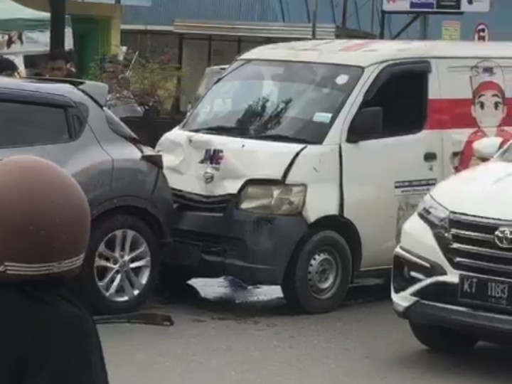 4 Mobil  Kecelakaan Beruntun di Gunung Sari, Ini Penyebabnya