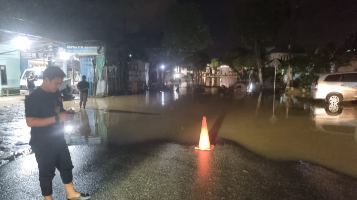 Banjir Datang Lagi, Turunan Polres Ditutup