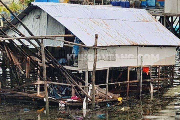 Diterpa Angin Kencang, 1 Rumah di Kampung Malahing Ambruk