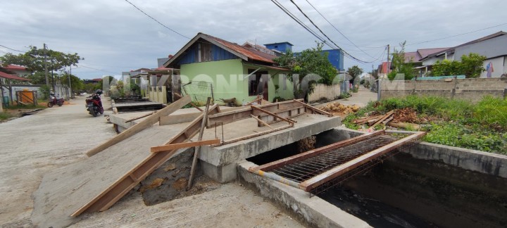 Jalur Penghubung Jembatan 'Tinggi' Dikeluhkan, Malah Bikin Penyimpitan Jalan