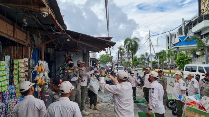 Tak Berhenti di Jalan KS Tubun, Petugas Juga Sasar Lapak di Kawasan Lain