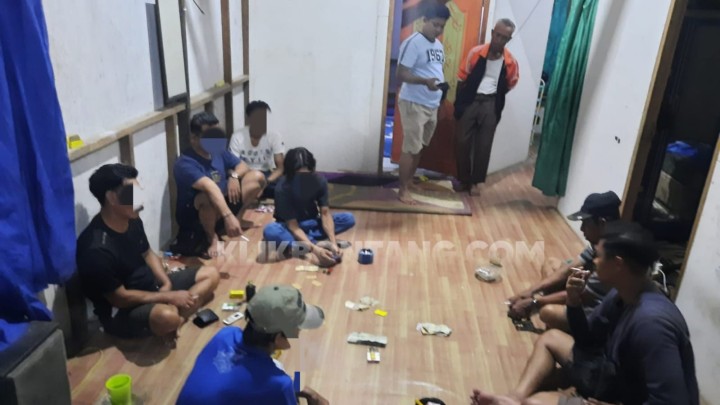  Asik Berjudi 4 Warga Muara Badak Ditangkap Polisi 
