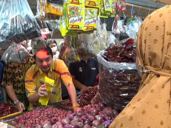 Kunjungi Pasar Segiri Samarinda, Wamendag Temukan Minyakita Dijual di Atas HET