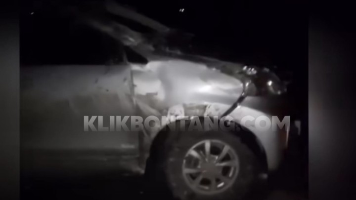 Kecelakaan di Bontang Lestari, Mobil Ringsek Diserempet Truk Tangki