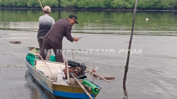 Pipanisasi Air ke Malahing Hambat Lalu Lintas Nelayan