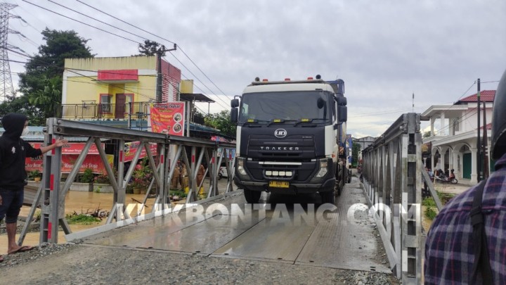 Polisi Masih Terapkan Sistem Buka Tutup di Jembatan KM 5 Poros Bontang-Samarinda