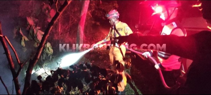 Satu Hektar Lahan Terbakar Dekat Jalur Pipa Badak LNG