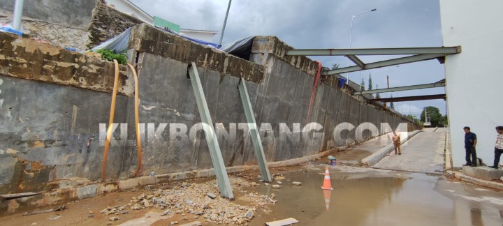 Dinding Penahan Tanah Bontang Citimall Nyaris Ambruk, DPRD Pertanyakan Uji Kelayakan Gedung