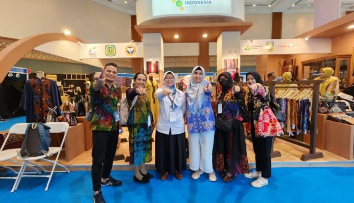 Siap Tembus Pasar Global, Pupuk Kaltim Fasilitasi Dua Batik Binaan di Inacraft 2023