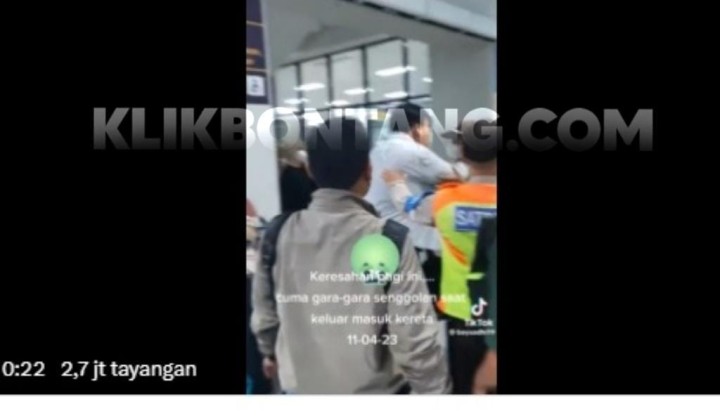 Viral! Keributan di Stasiun Manggarai Dilakukan Warga Bontang, Pandji Pragiwaksono Ikut Komentar